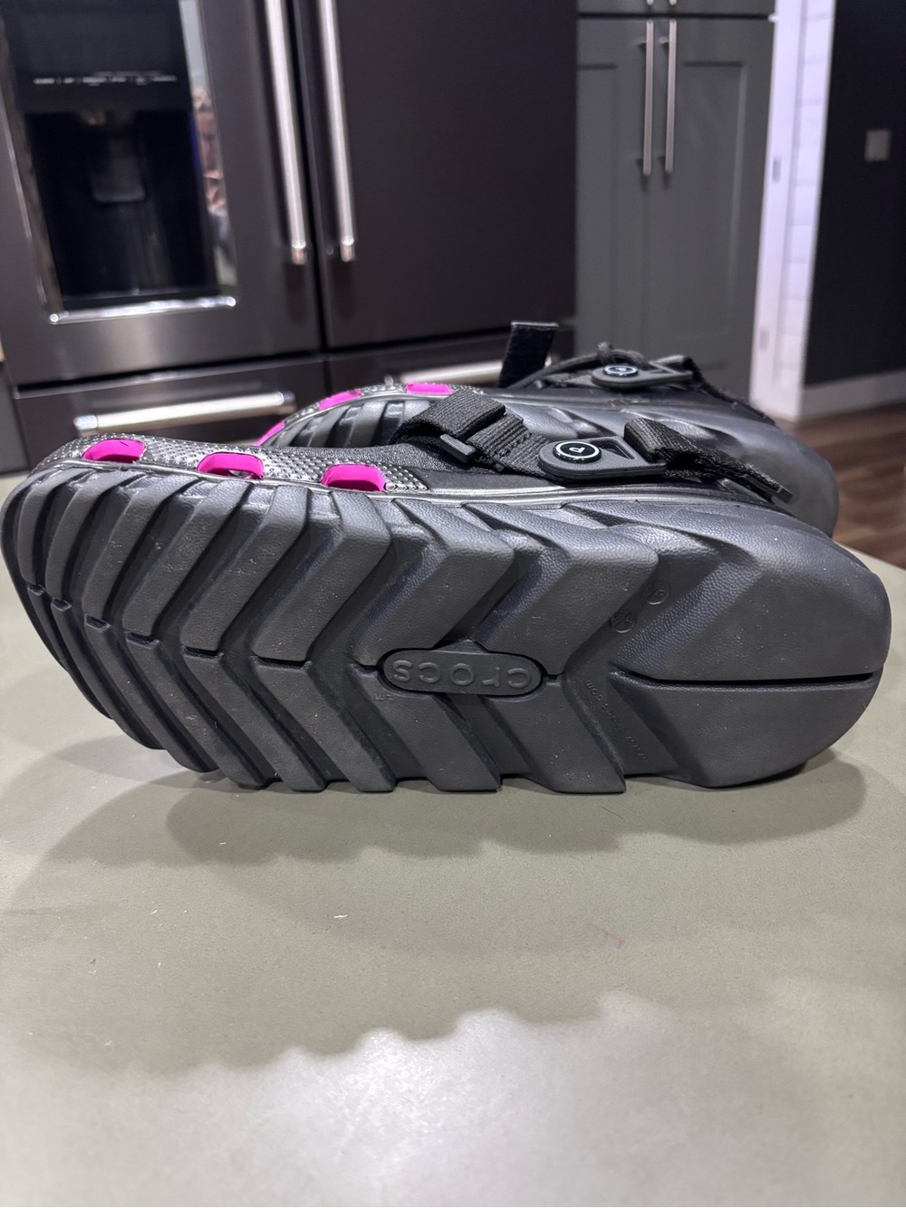 POST MALONE CROCS with Pink Innersole - Picture 4 of 4
